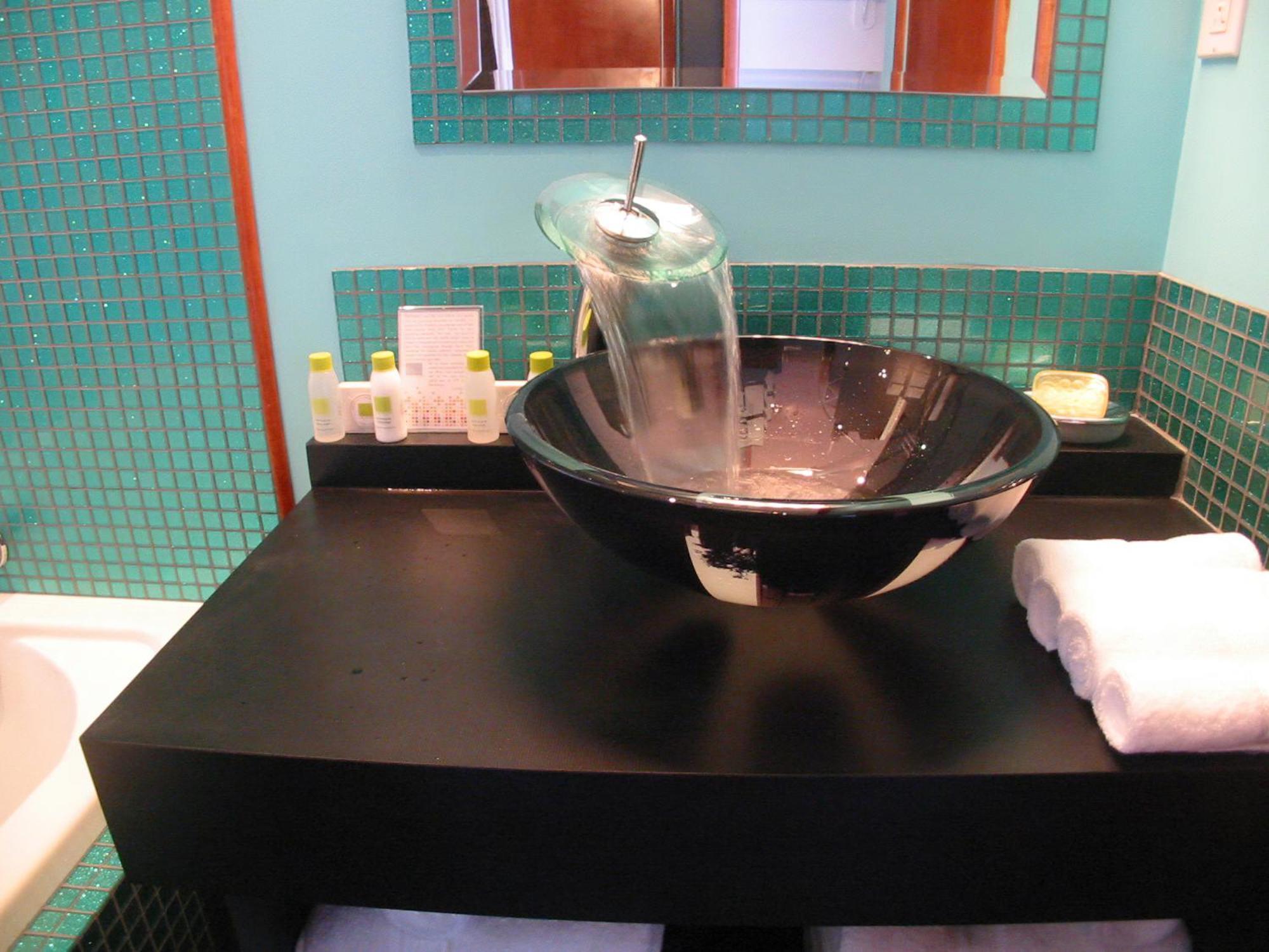 The Roxbury Hotel Bagian luar foto